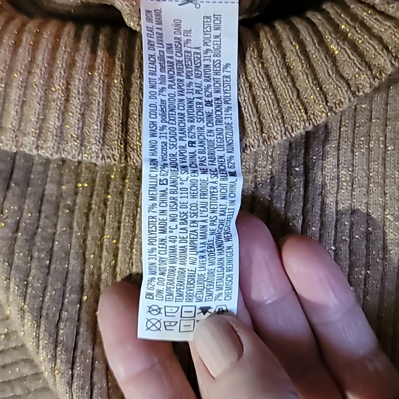 STUNNING GOLD METALLIC MOCK NECK KNIT DRESS - Picture 4 of 5